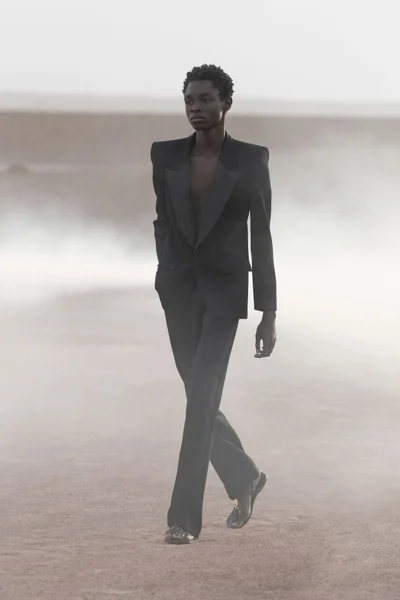 Look 50